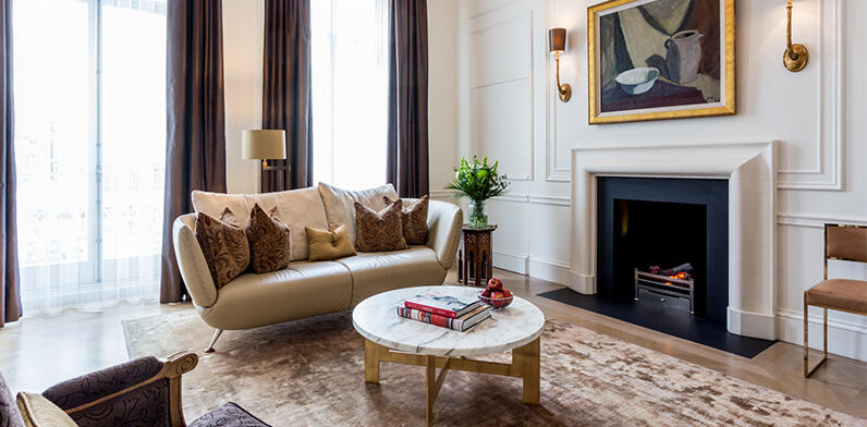 The Knightsbridge Suite sitting room 