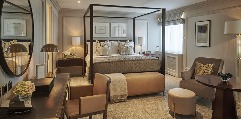 Studio Suite with four poster bed