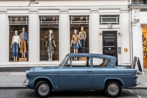 Vintage car spotting in Marylebone