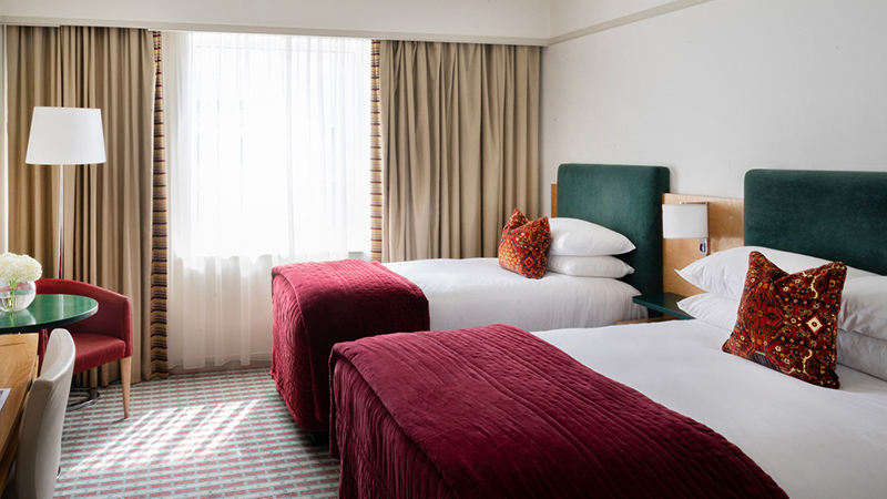 DELUXE ROOM 1 DOUBLE BED & 1 SINGLE BED