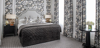 Luxury Suite bedroom king size bed