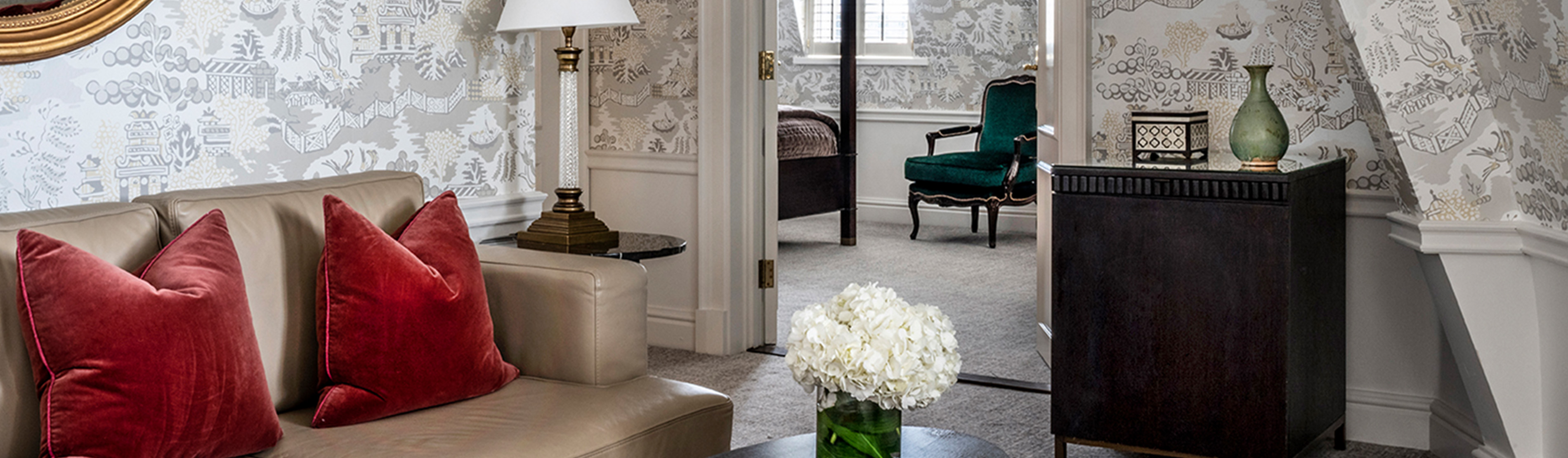 Kensington Luxury Suite Living Room 