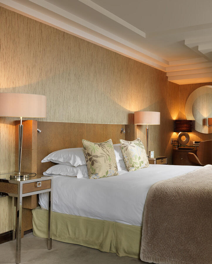 Superior Queen in The Marylebone