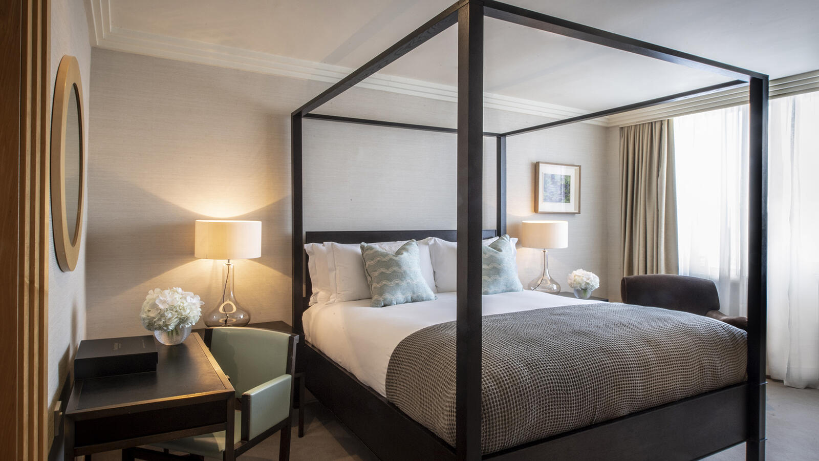 Luxury Suite with four poster bed at The Westbury hotel in Dublin
