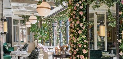 Wilde with floral display and tables 