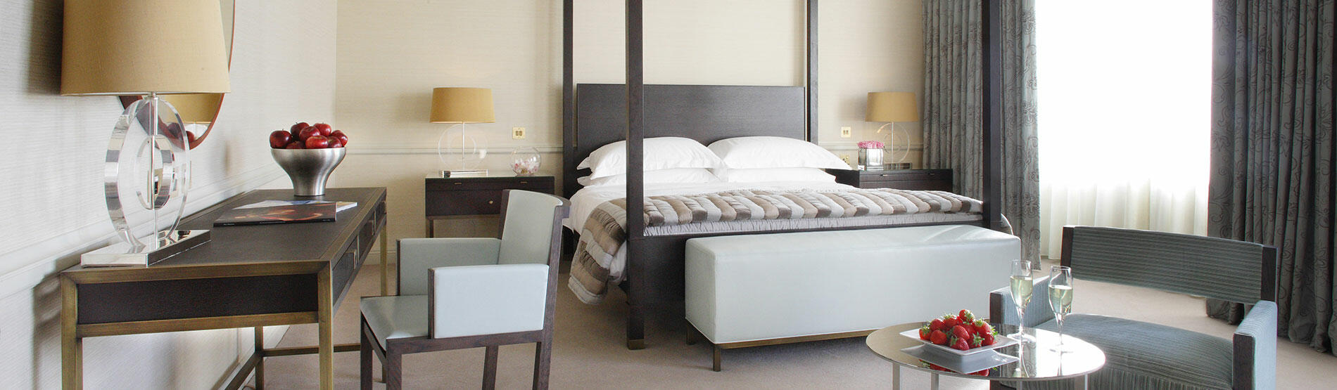 Studio Suite 1 Four Poster Bed